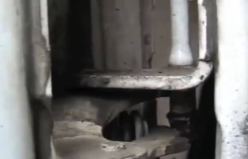 Replacing a Rusted or Broken Door Hinge